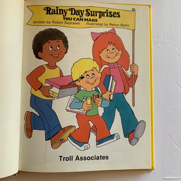 VINTAGE 1981 RAINY DAY SURPRISES YOU CAN MAKE Hardcover Crafting Book USED - Picture 3 of 8